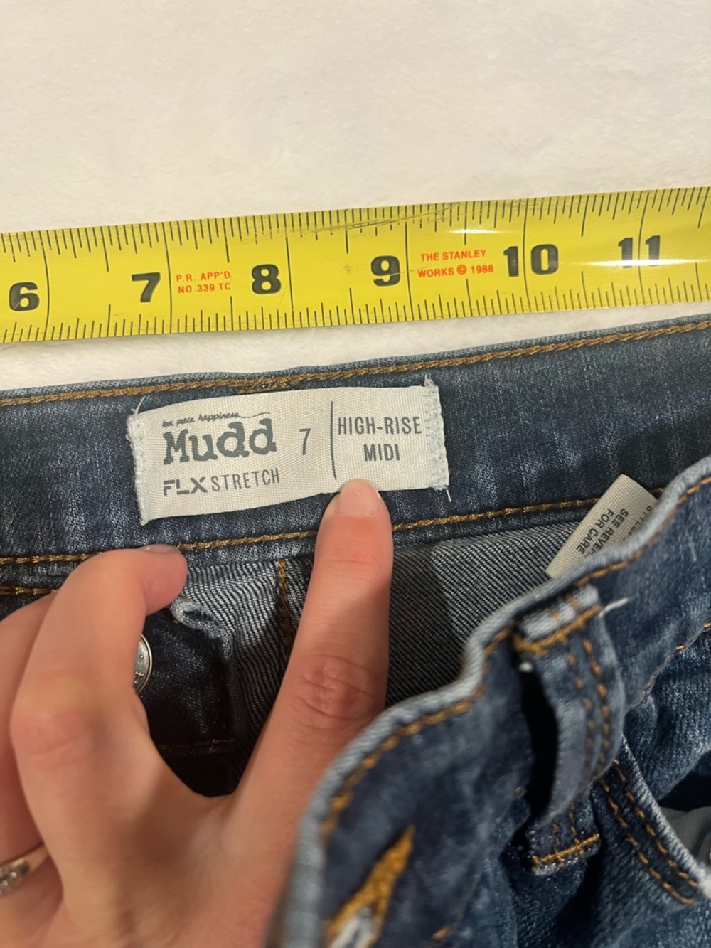 Mudd High Rise Midi Distressed Denim Shorts - Size 7 - Picture 4 of 7